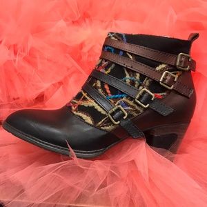 NIB Spring Step Redding Boots